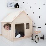houten speelhuisje
